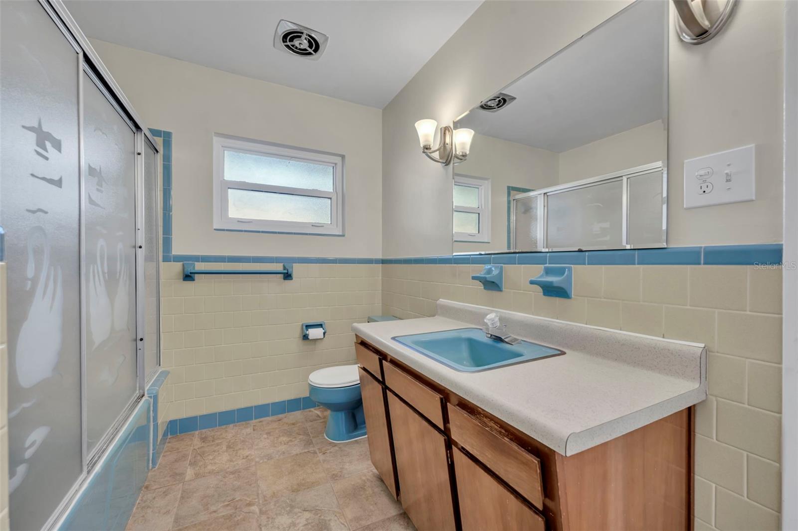 Image 22 of 35 For 119 Lake Drive