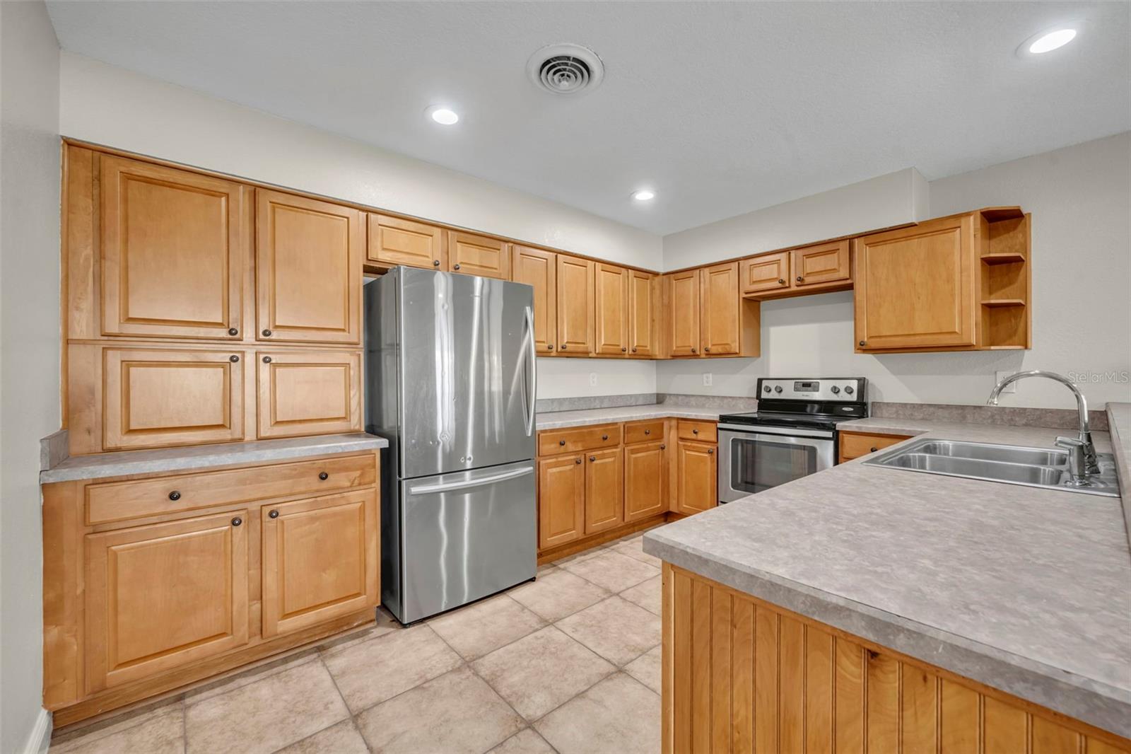 Image 8 of 35 For 119 Lake Drive