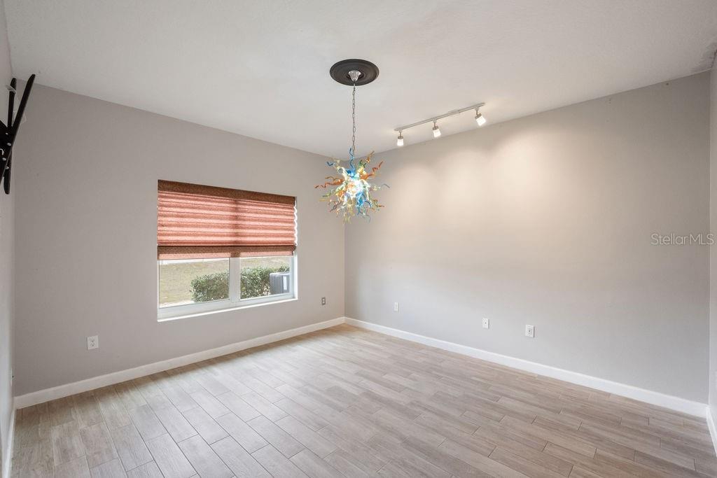 Image 24 of 55 For 3543 Fairwaters Court B