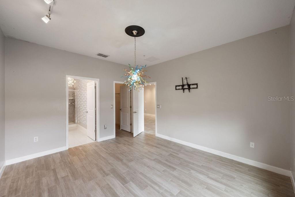 Image 26 of 55 For 3543 Fairwaters Court B