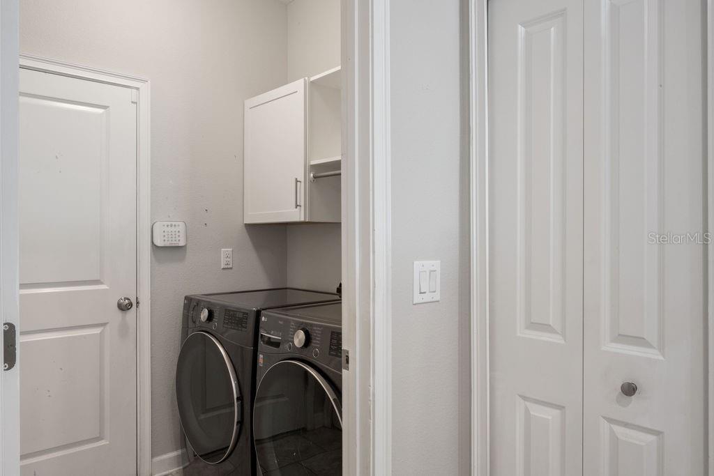 Image 30 of 55 For 3543 Fairwaters Court B