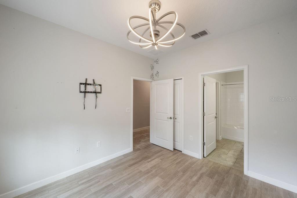 Image 6 of 55 For 3543 Fairwaters Court B