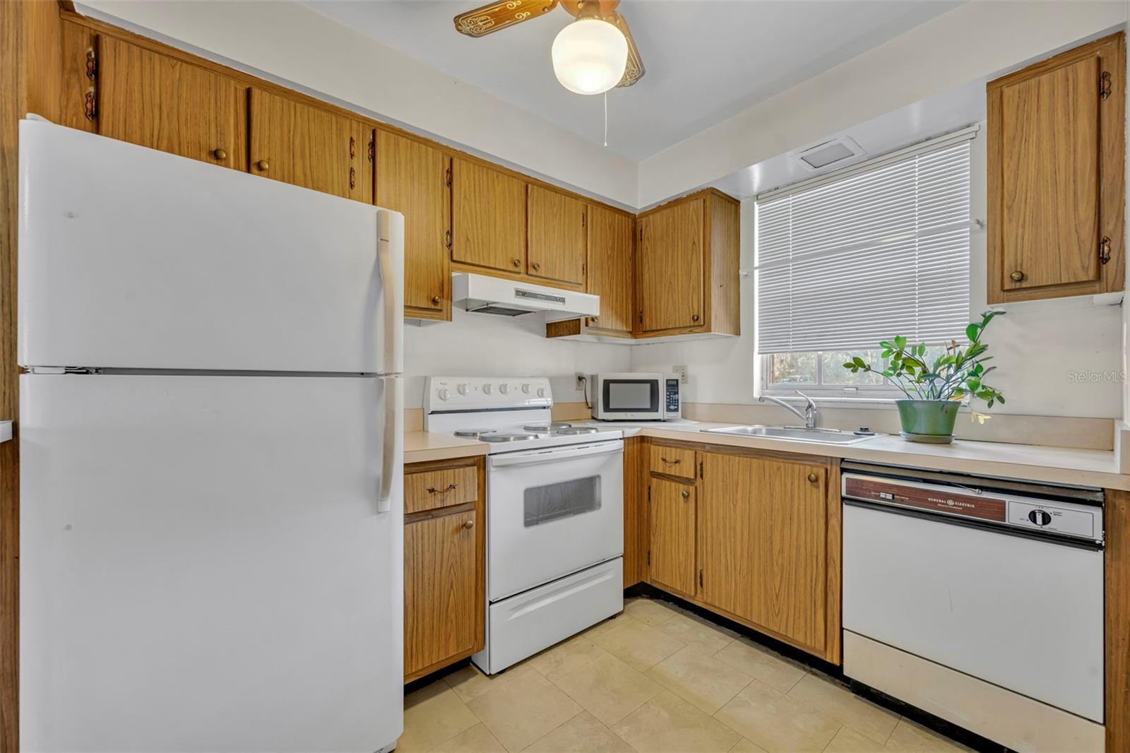 Image 11 of 23 For 1250 Denning Drive 104