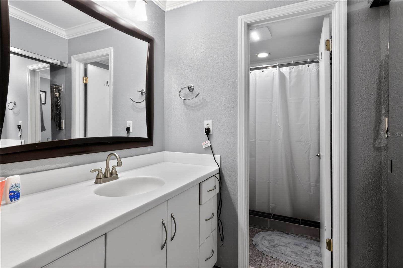 Image 28 of 36 For 4000 Crossroads Place