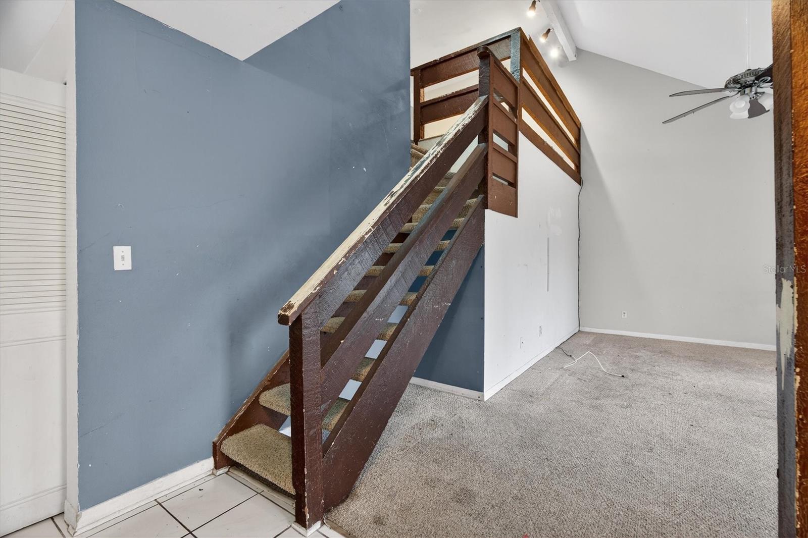 Image 11 of 38 For 230 Orienta Point Street 230