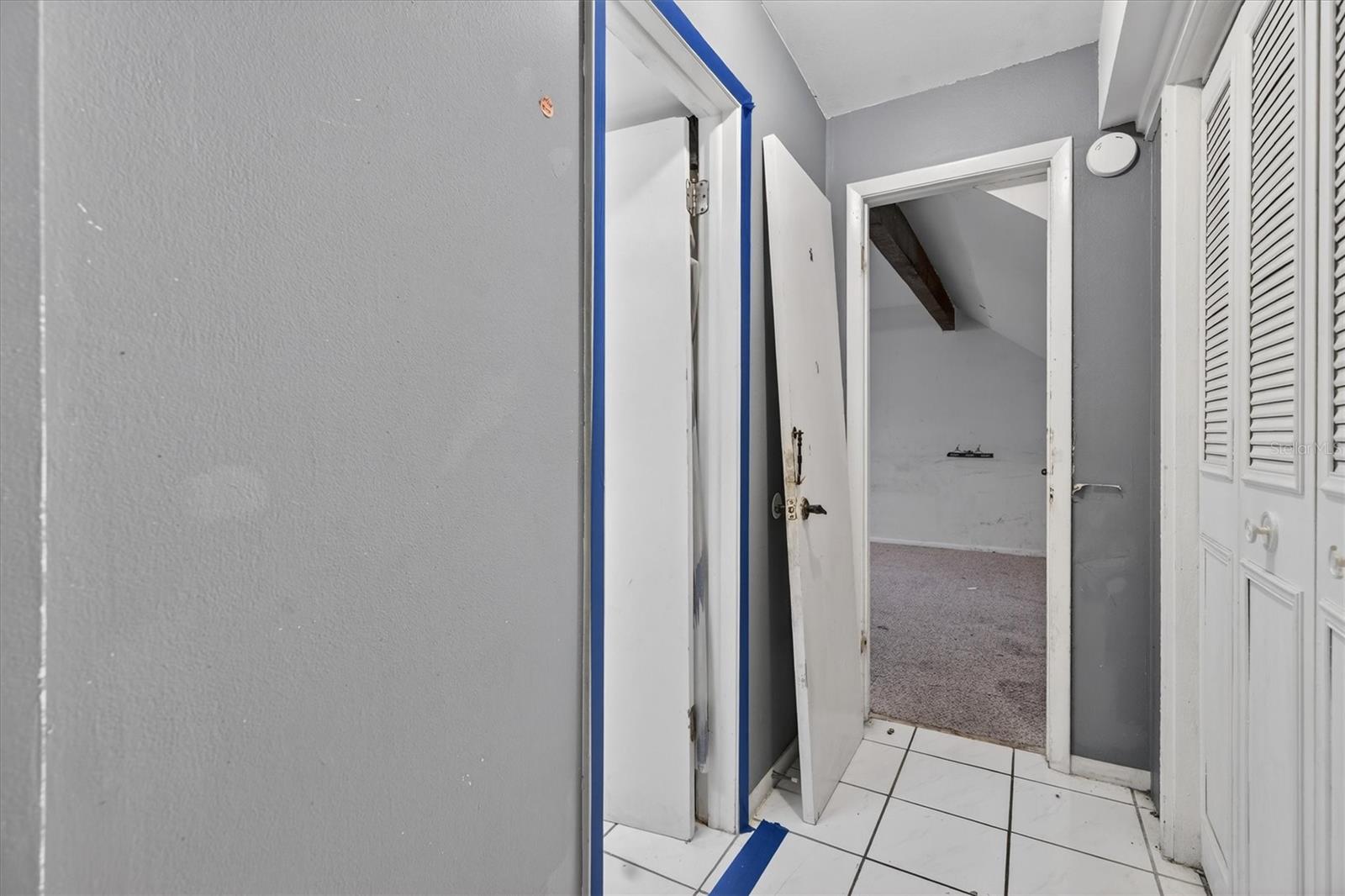 Image 14 of 38 For 230 Orienta Point Street 230