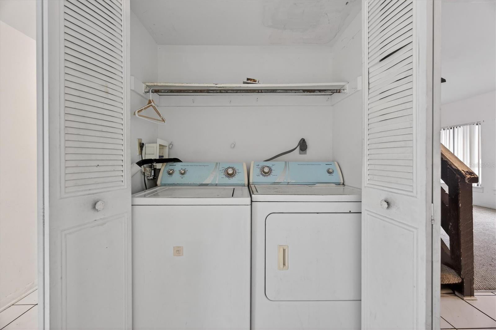 Image 18 of 38 For 230 Orienta Point Street 230