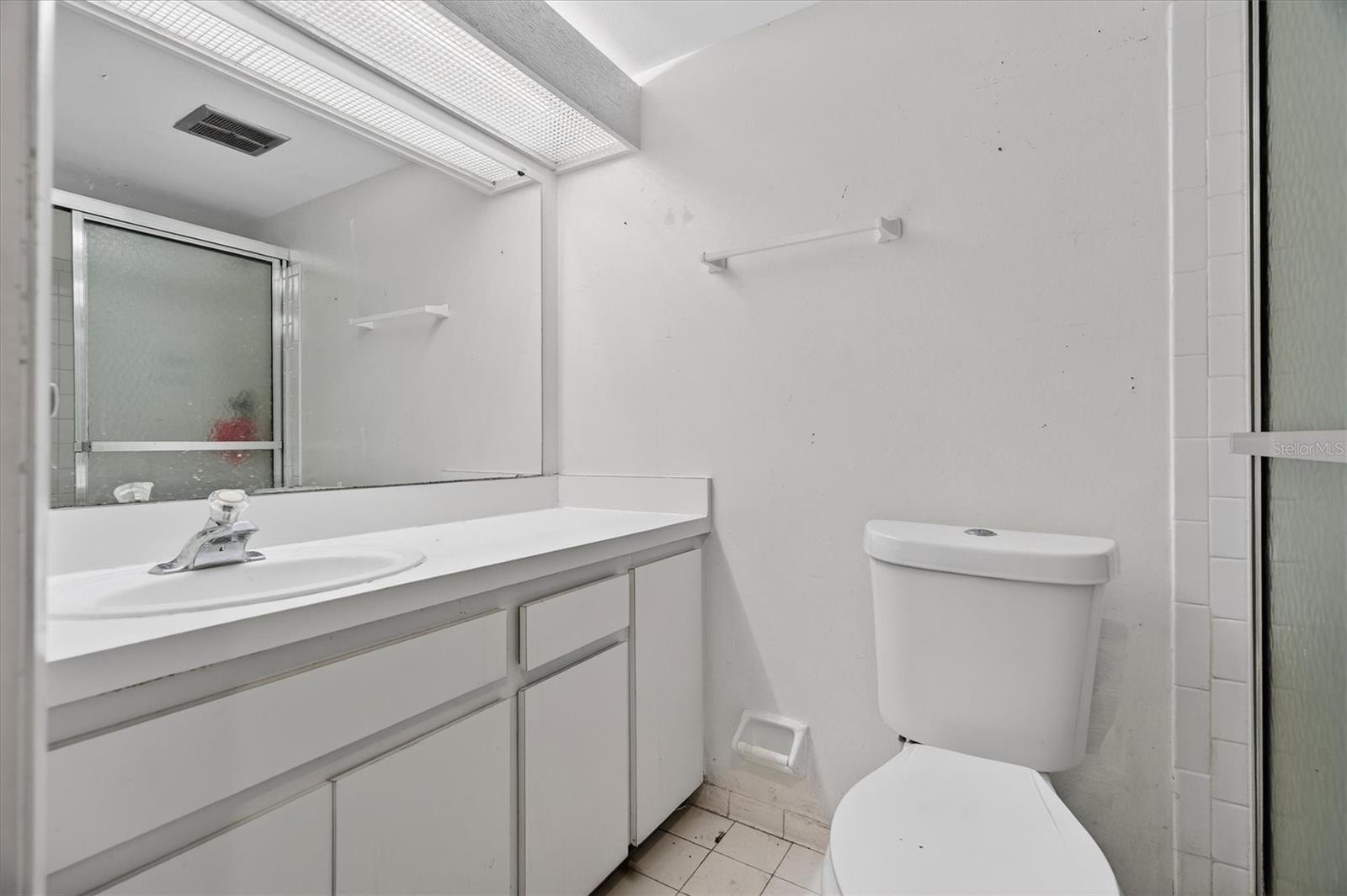 Image 31 of 38 For 230 Orienta Point Street 230