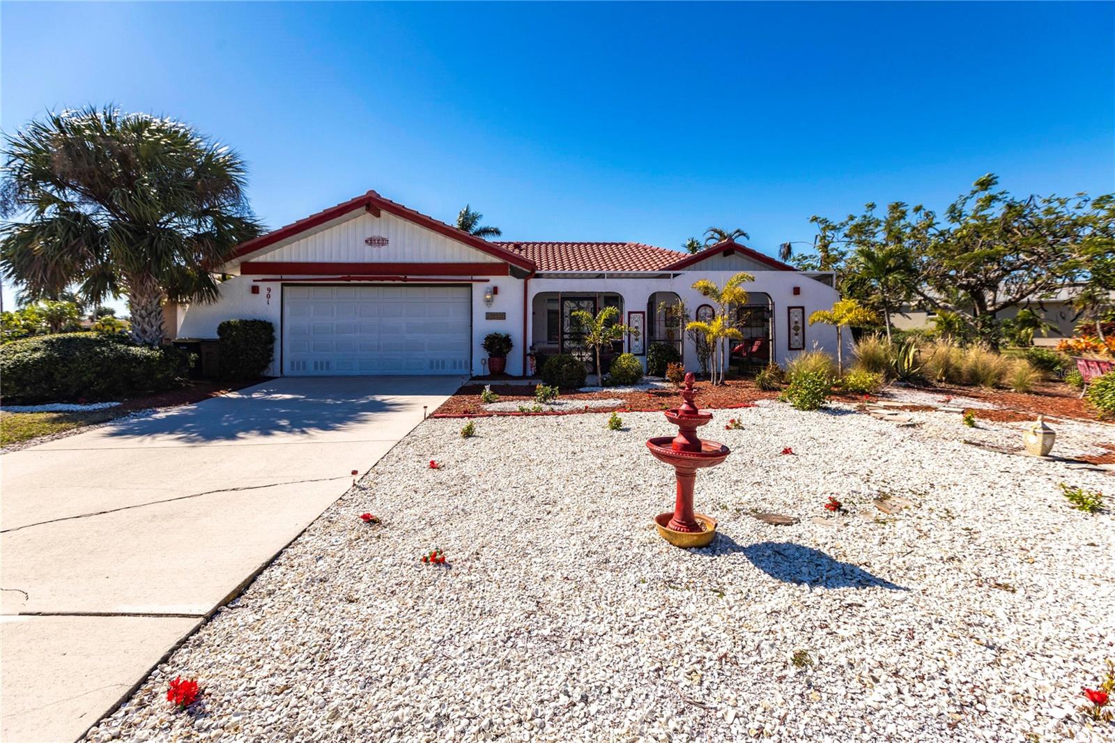 Listing photo id 0 for 901 Don Juan Court