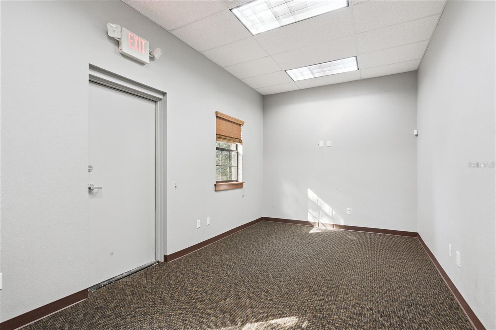 Image 27 of 39 For 1404 & 1436 Ronald Reagan Boulevard