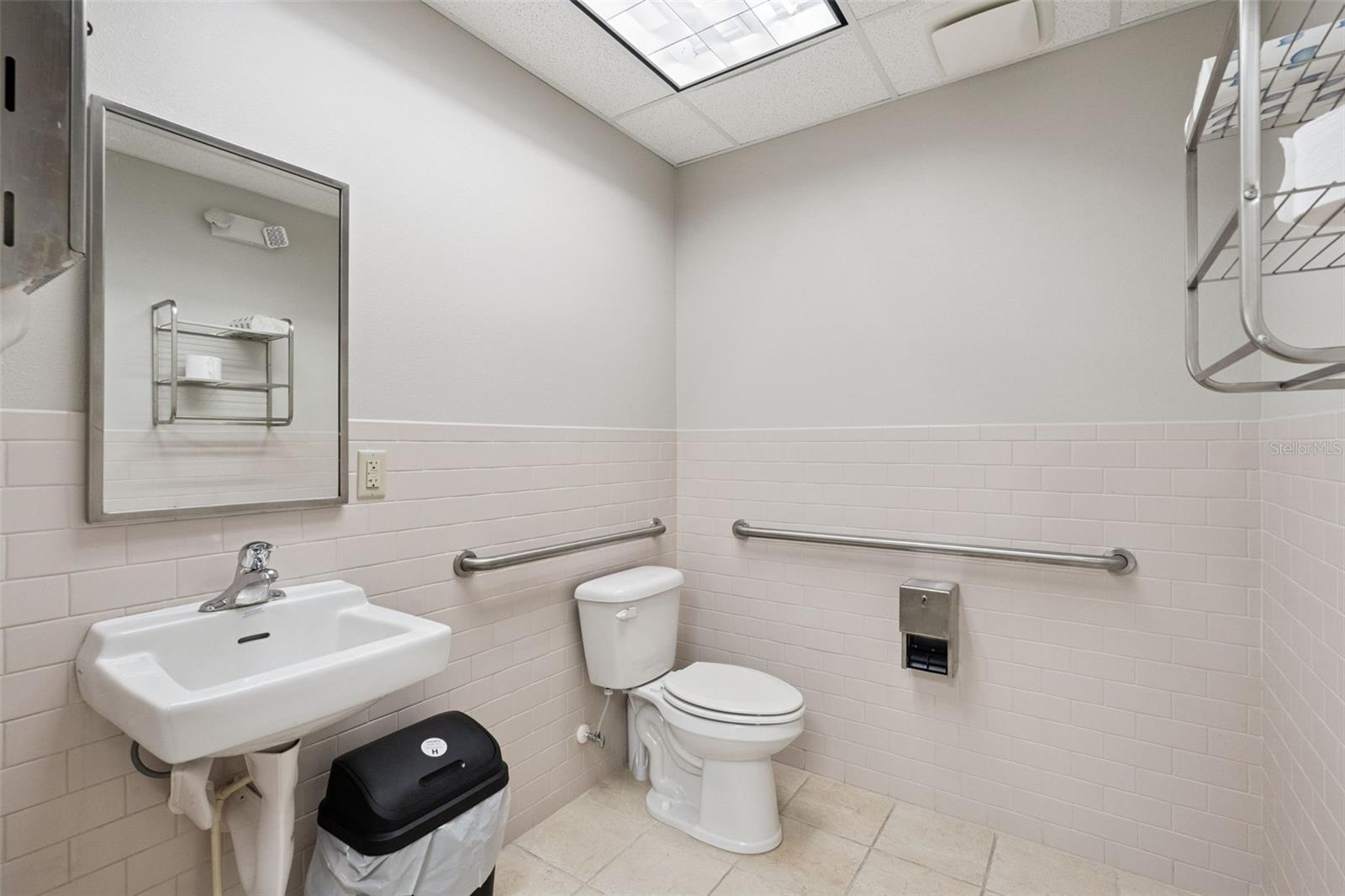 Image 35 of 39 For 1404 & 1436 Ronald Reagan Boulevard