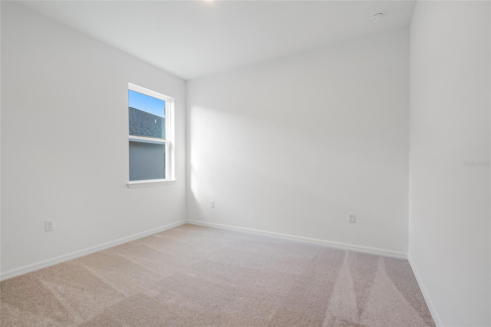 Image 10 of 38 For 434 Eventide Avenue