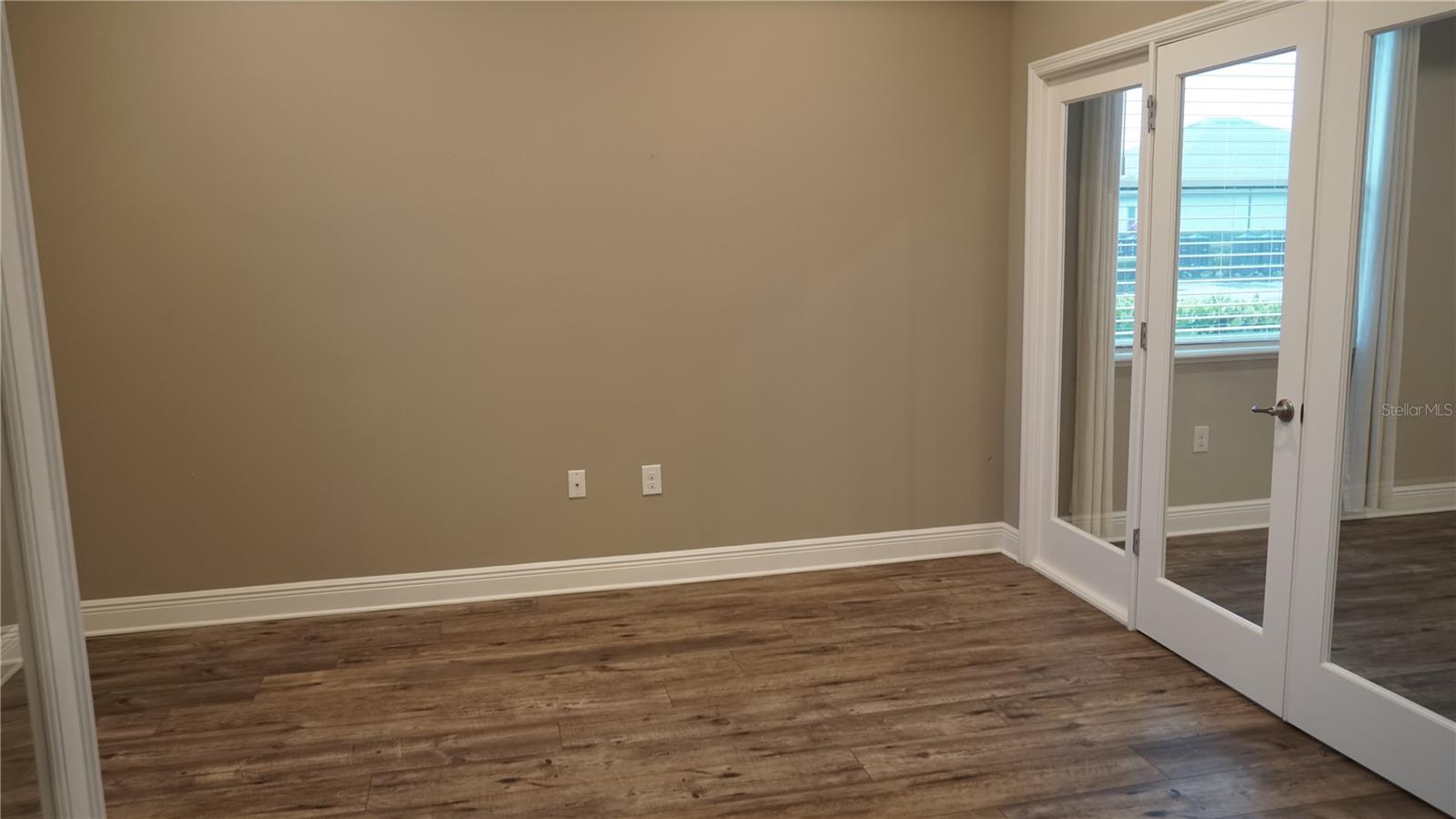 Image 12 of 27 For 2005 149th Place E