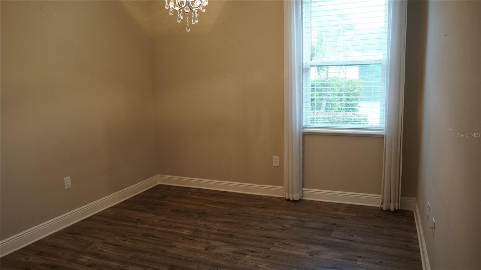 Image 13 of 27 For 2005 149th Place E