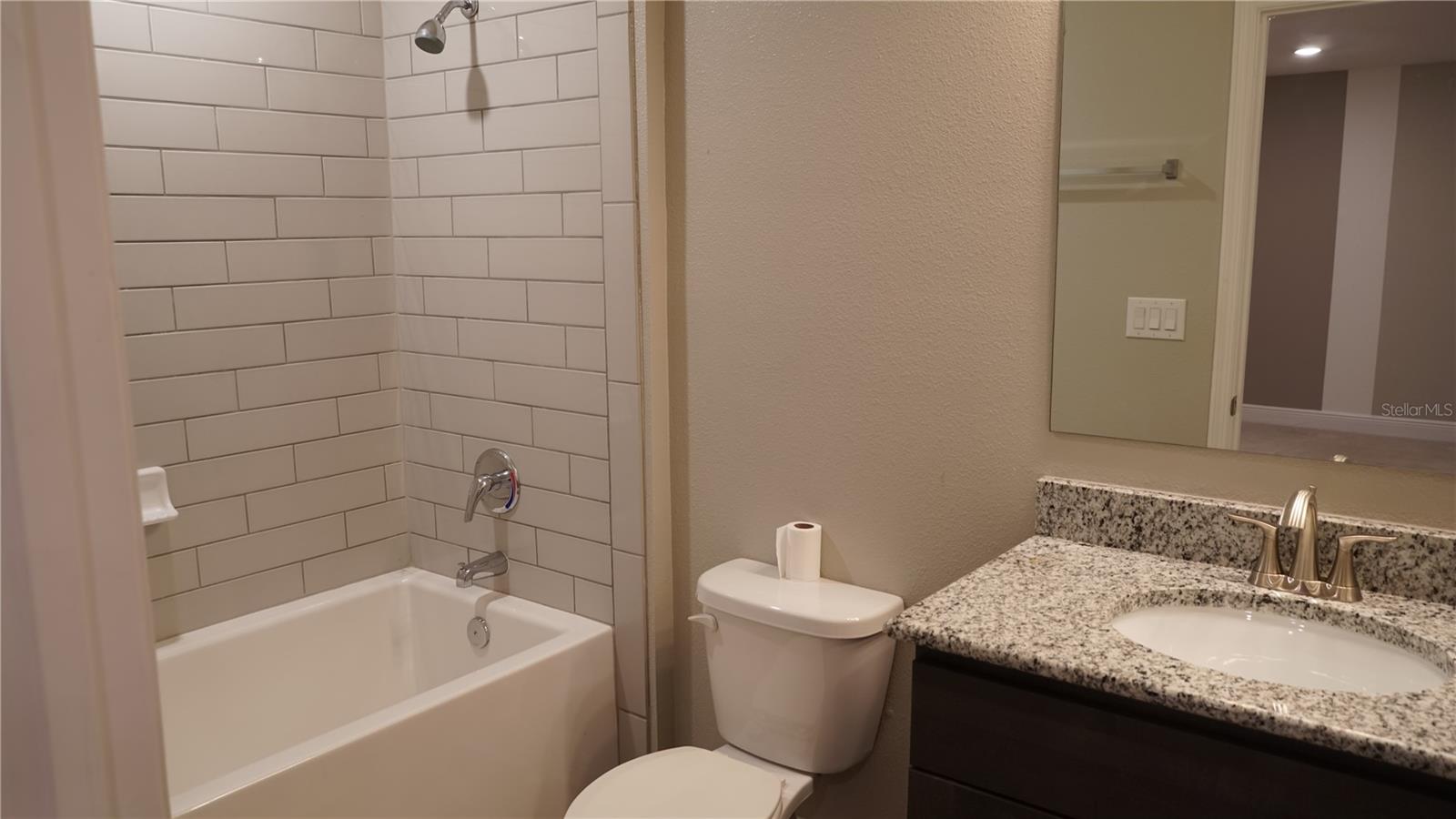 Image 16 of 27 For 2005 149th Place E