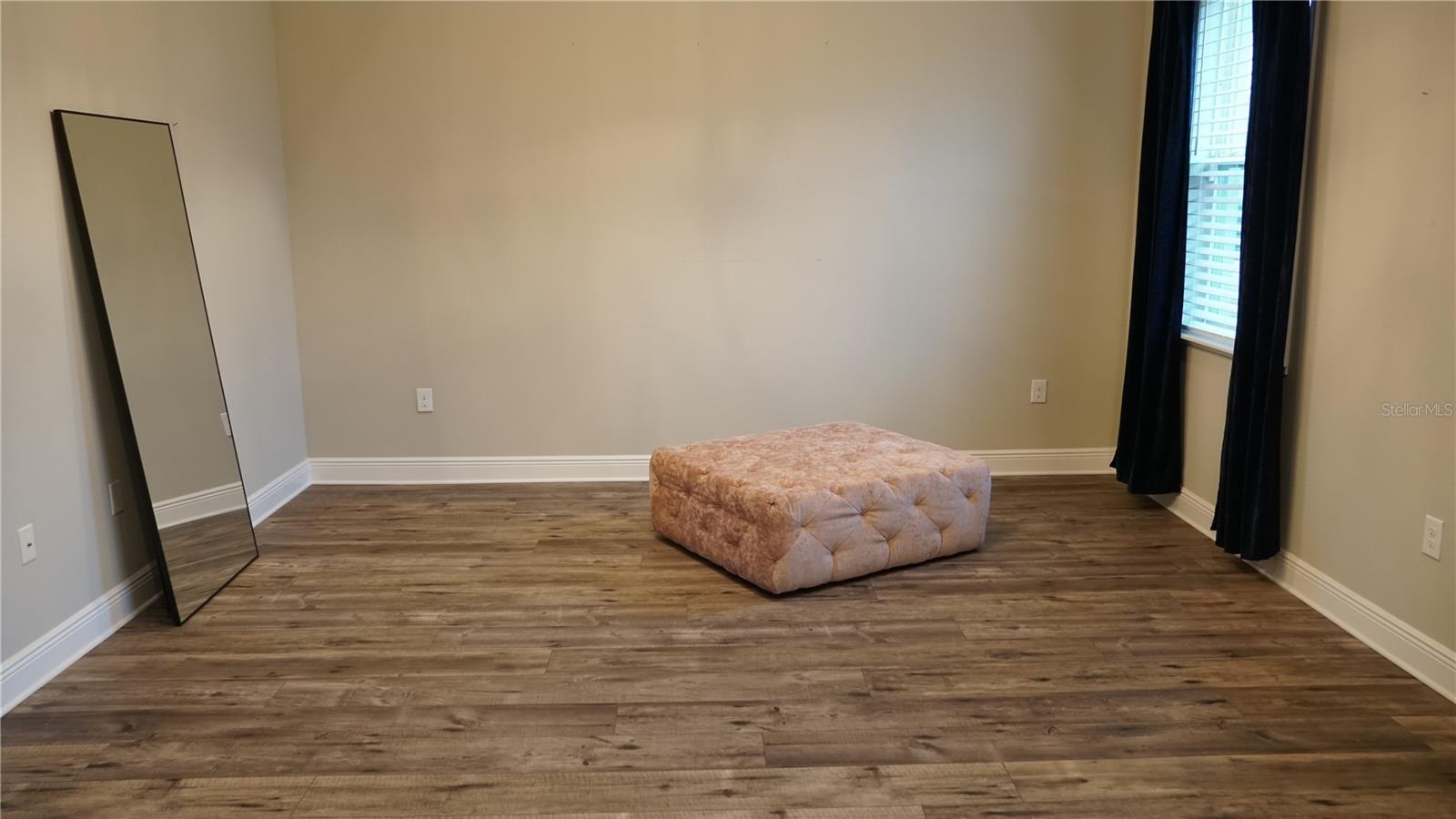 Image 18 of 27 For 2005 149th Place E