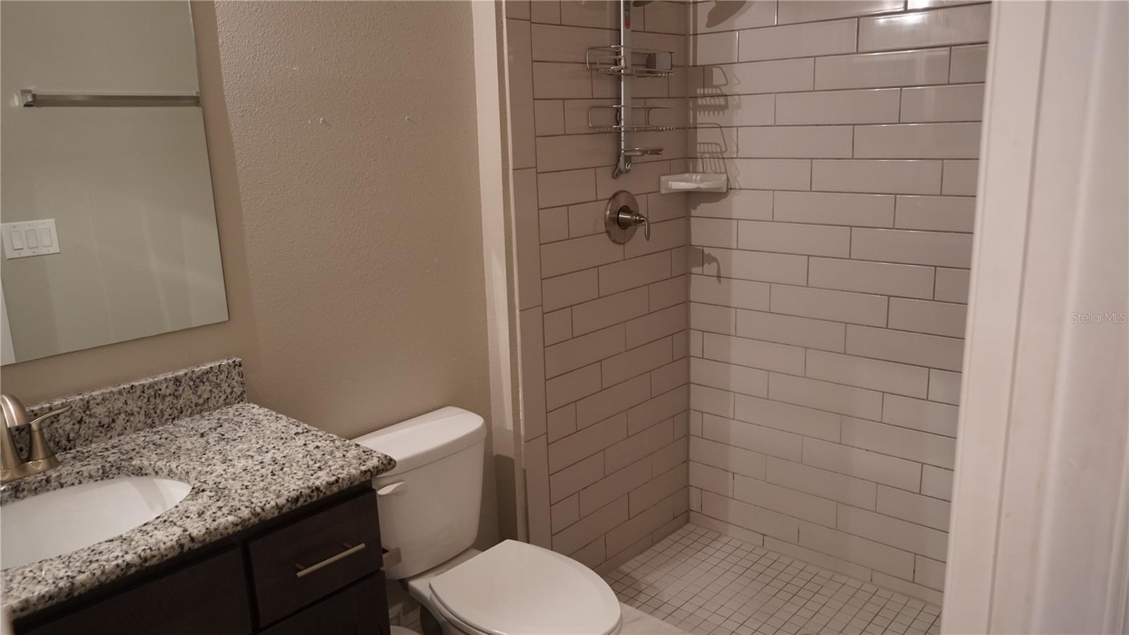 Image 23 of 27 For 2005 149th Place E