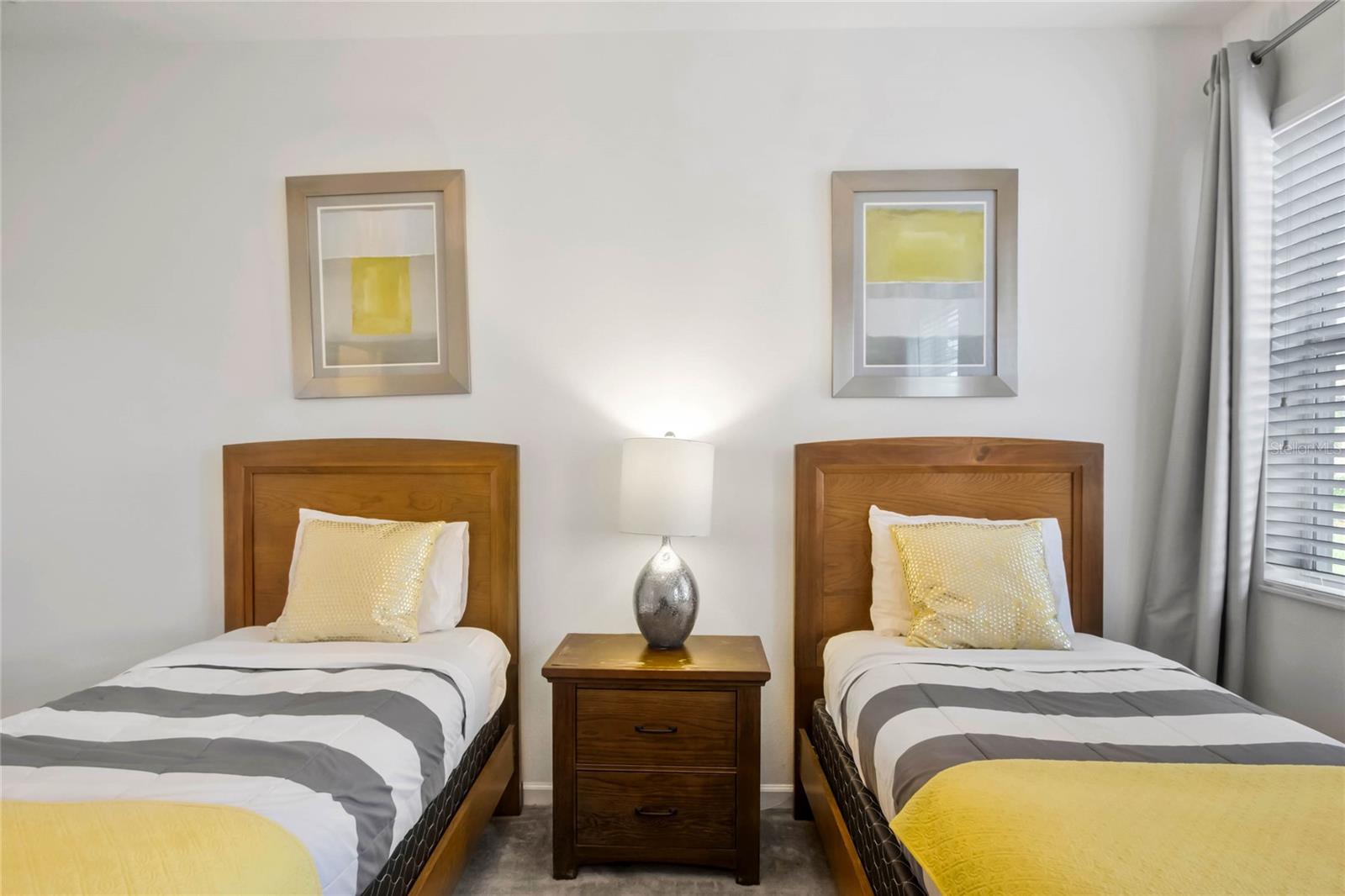 Image 19 of 56 For 4164 Oaktree Drive