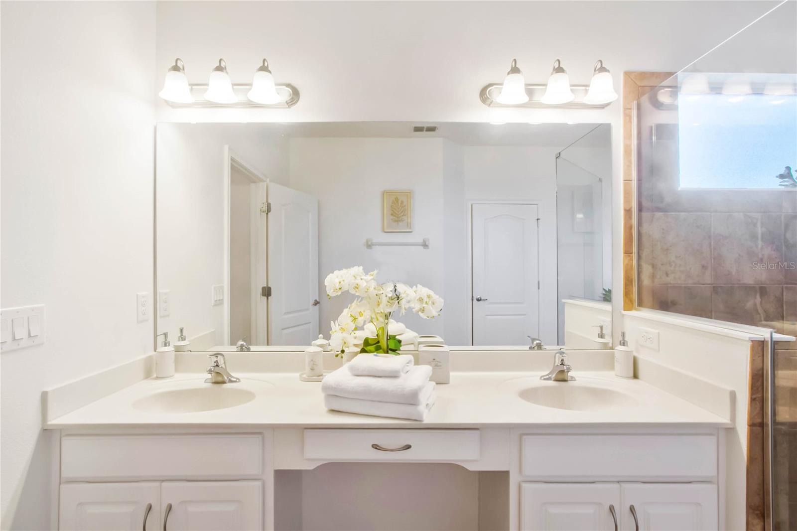 Image 35 of 56 For 4164 Oaktree Drive