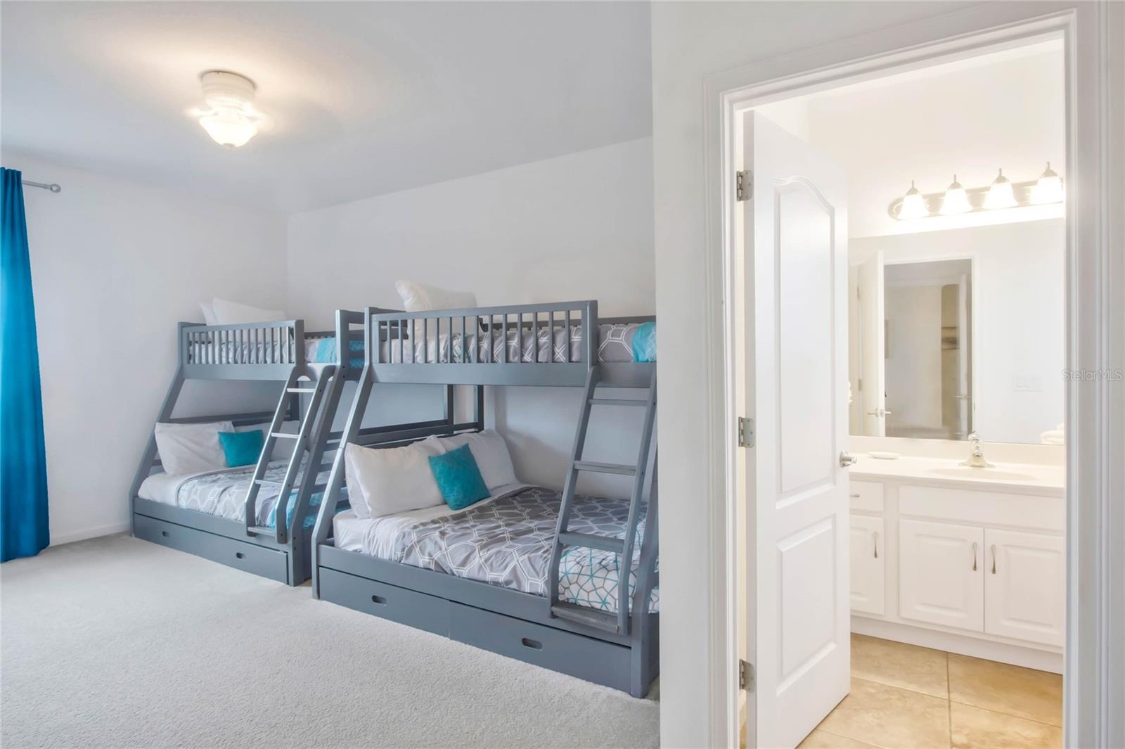 Image 40 of 56 For 4164 Oaktree Drive