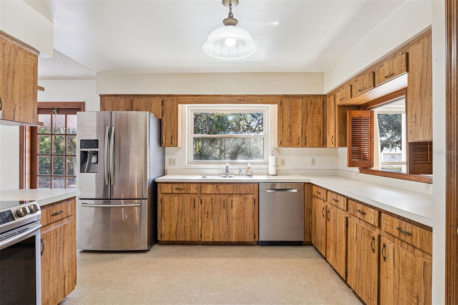 Image 10 of 41 For 721 Riverwoods Trail