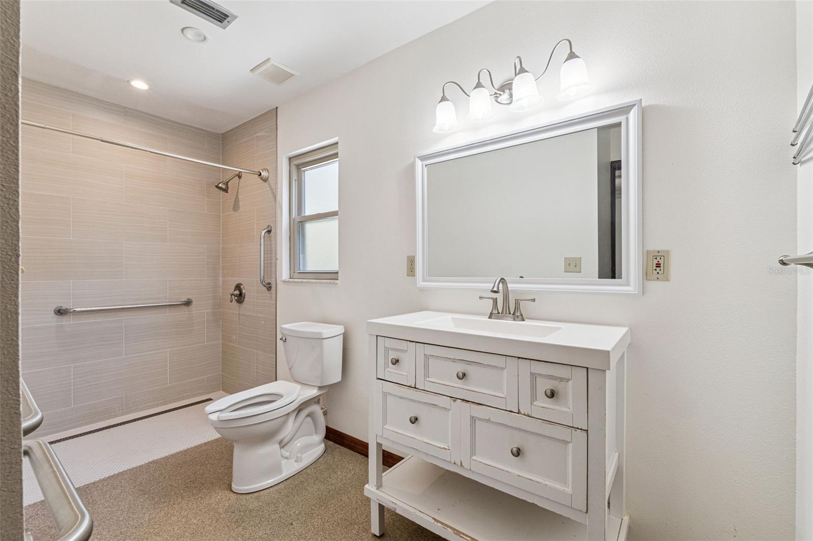 Image 16 of 41 For 721 Riverwoods Trail