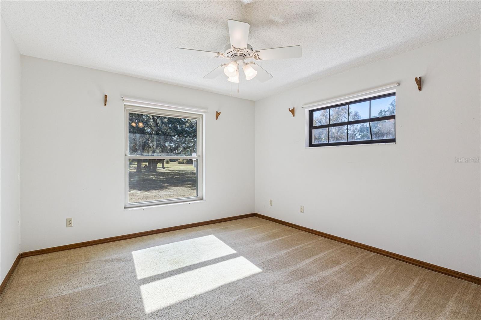 Image 17 of 41 For 721 Riverwoods Trail