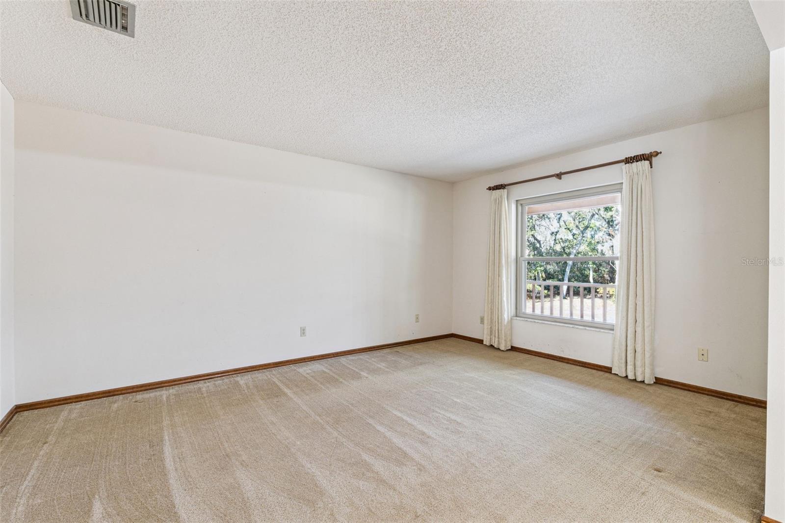 Image 22 of 41 For 721 Riverwoods Trail