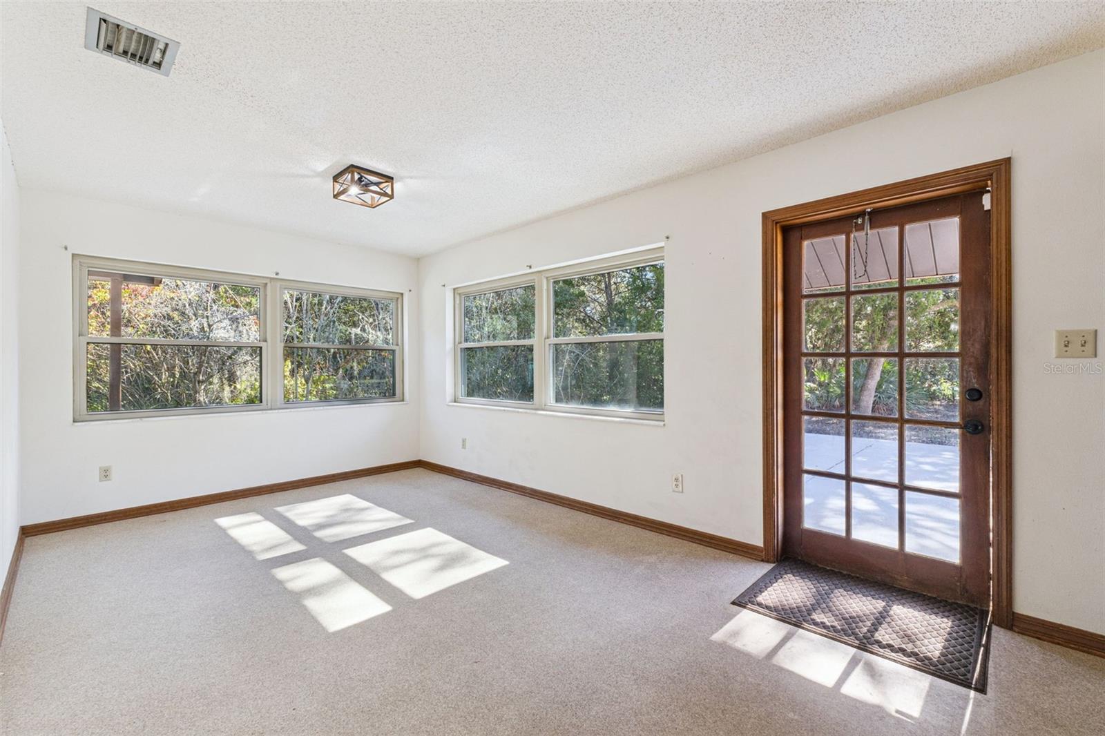 Image 24 of 41 For 721 Riverwoods Trail