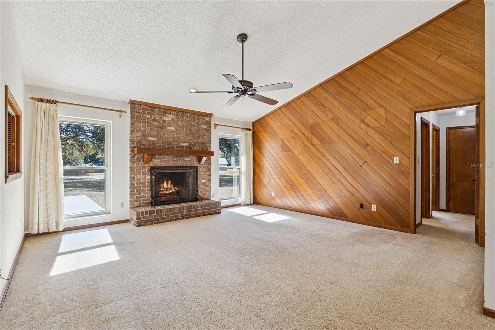 Image 6 of 41 For 721 Riverwoods Trail