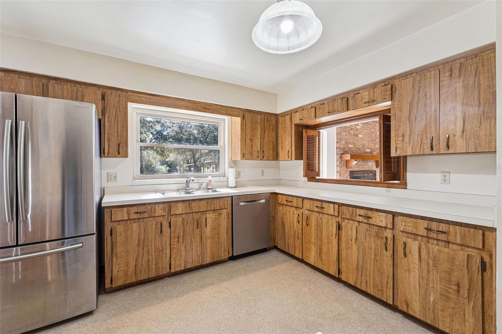 Image 9 of 41 For 721 Riverwoods Trail