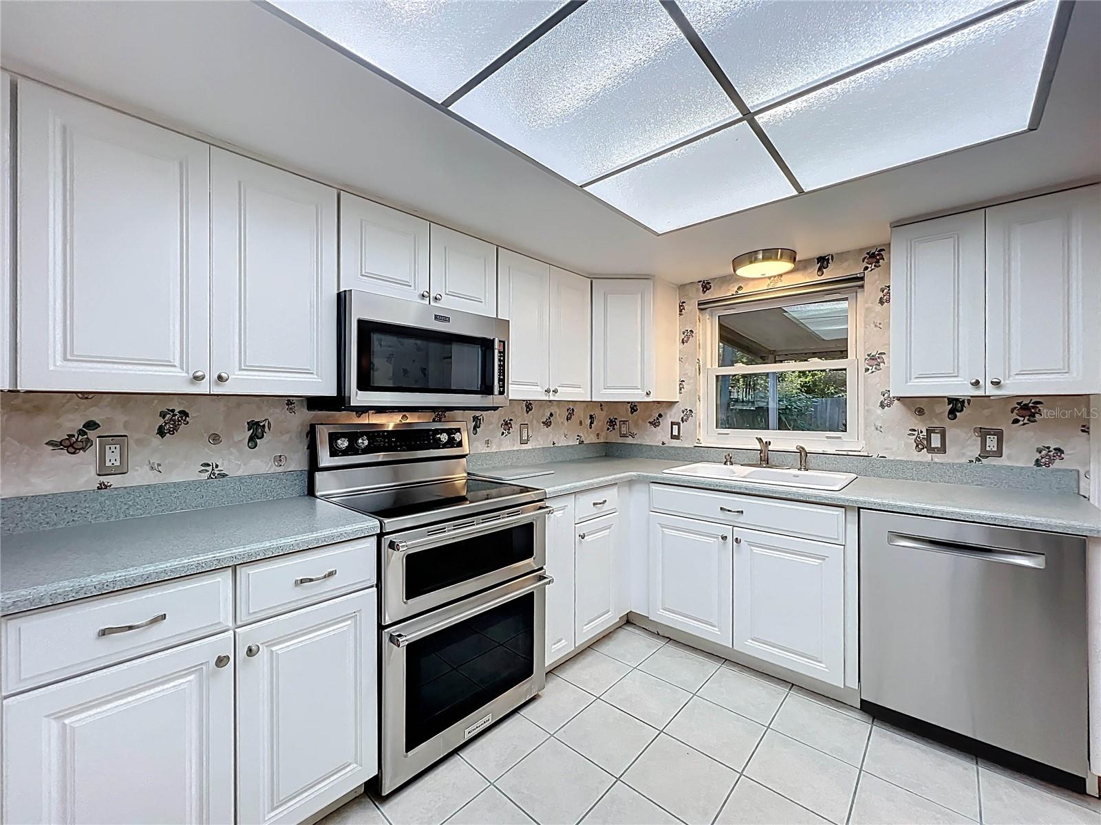 Image 14 of 53 For 576 Indigo Road