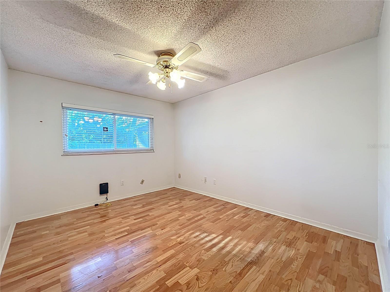 Image 23 of 53 For 576 Indigo Road