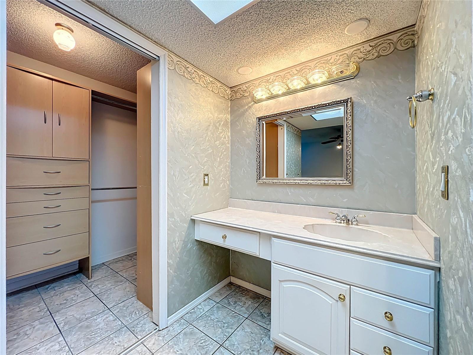 Image 34 of 53 For 576 Indigo Road