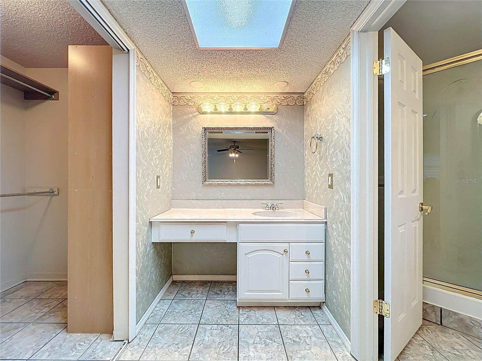 Image 35 of 53 For 576 Indigo Road