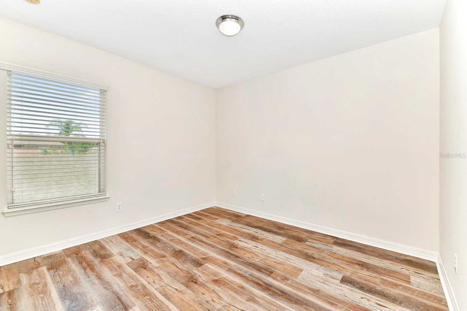 Image 19 of 31 For 1683 Buckeye Falls Way