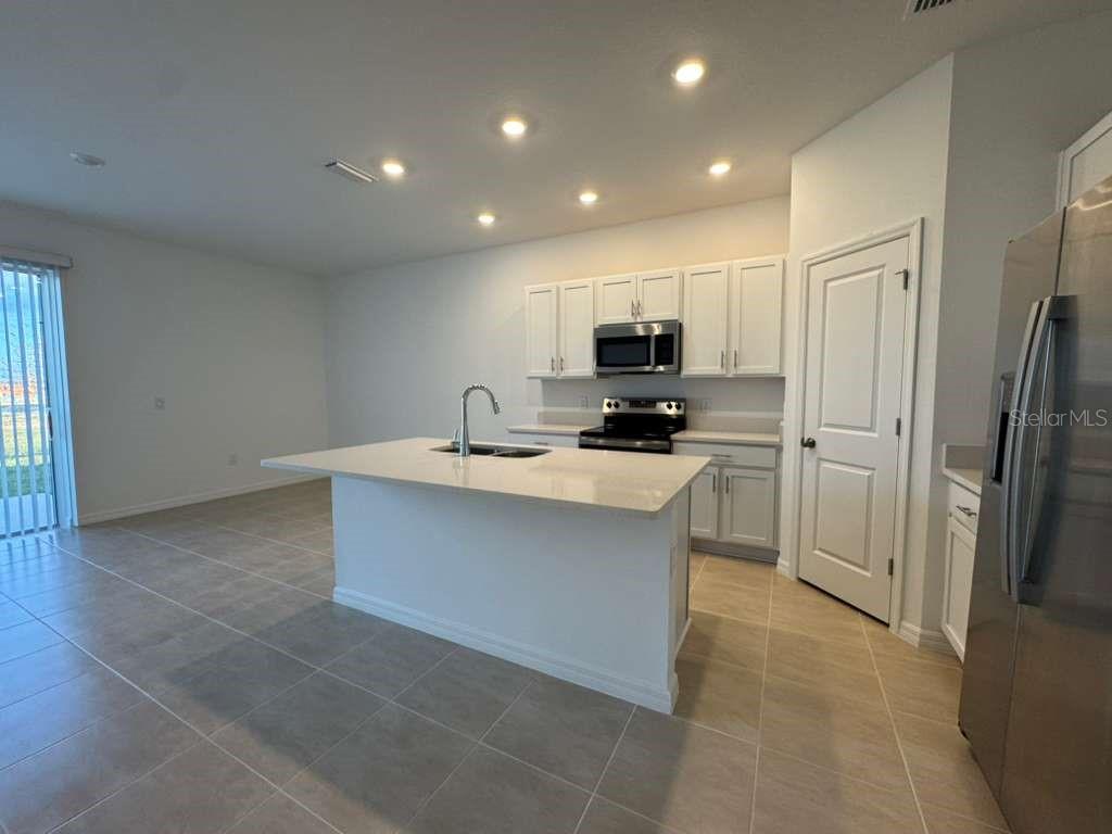 Image 5 of 22 For 7629 Waterscape Drive