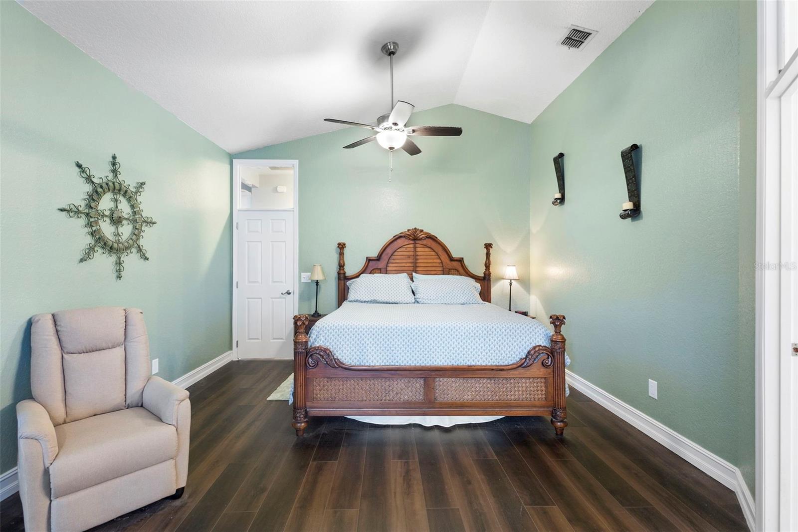 Image 18 of 43 For 1105 Wineberry Court