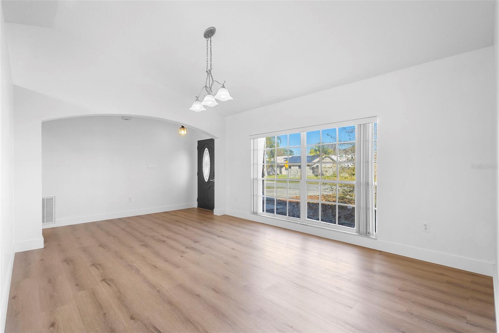 Image 10 of 44 For 4395 Comfort Street