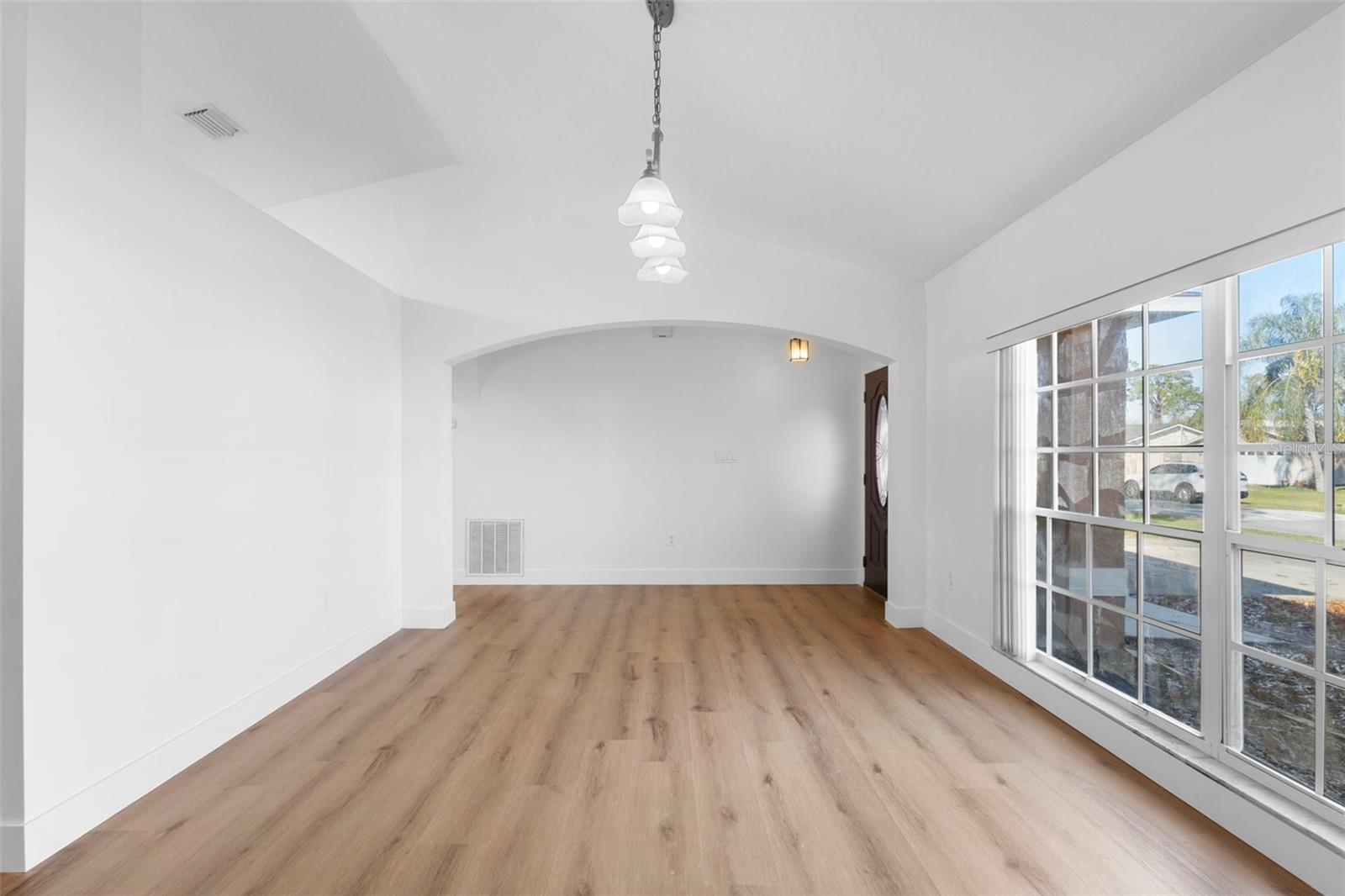 Image 11 of 44 For 4395 Comfort Street