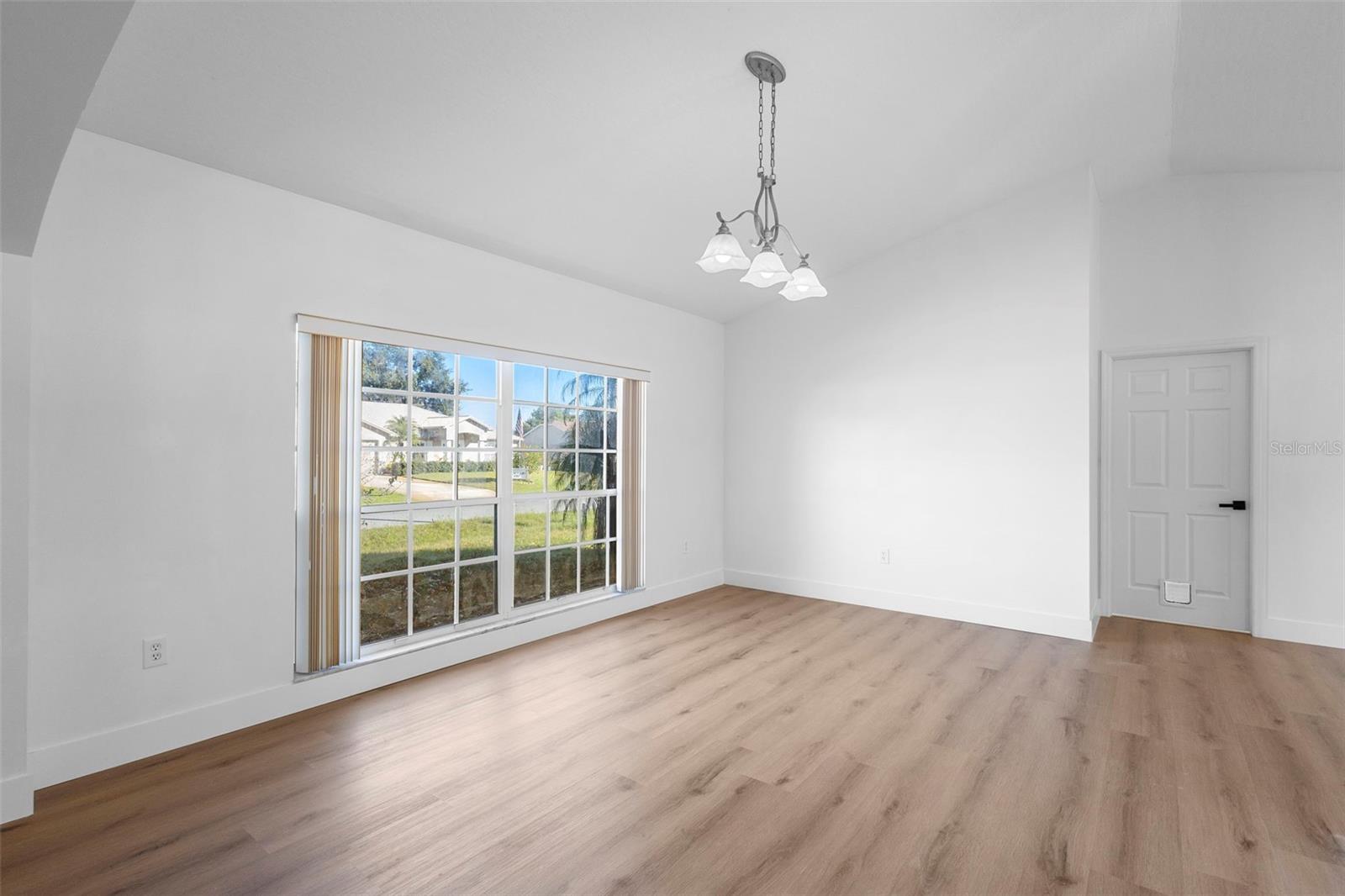 Image 14 of 44 For 4395 Comfort Street