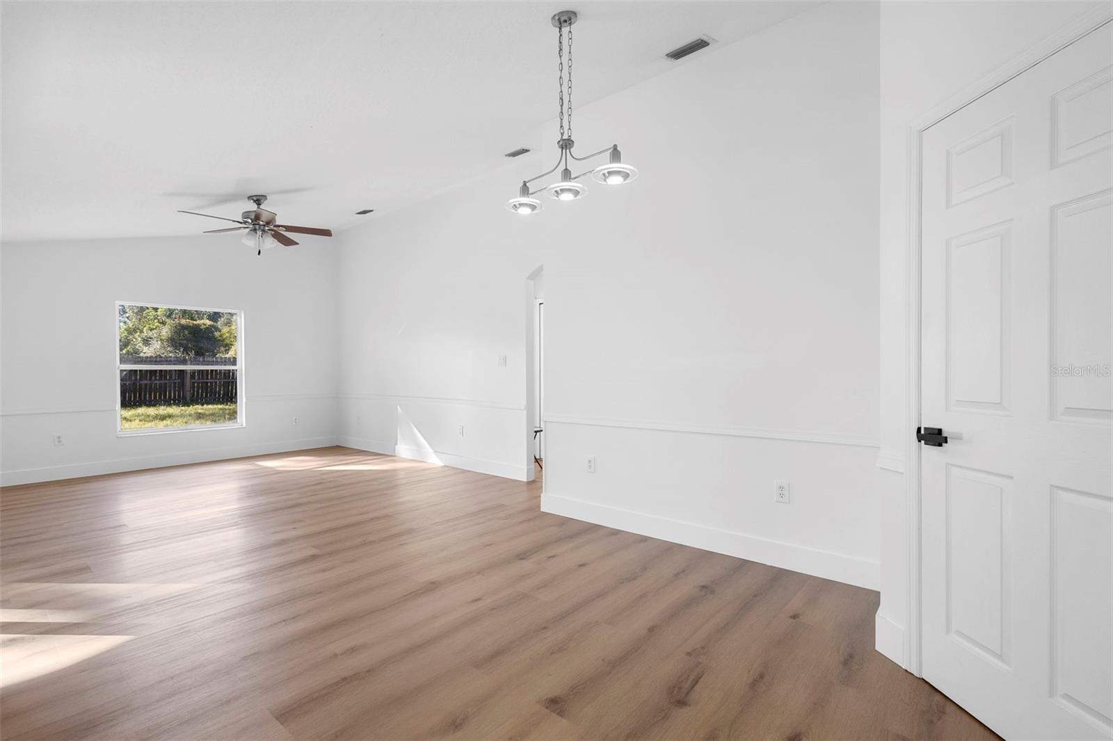 Image 18 of 44 For 4395 Comfort Street