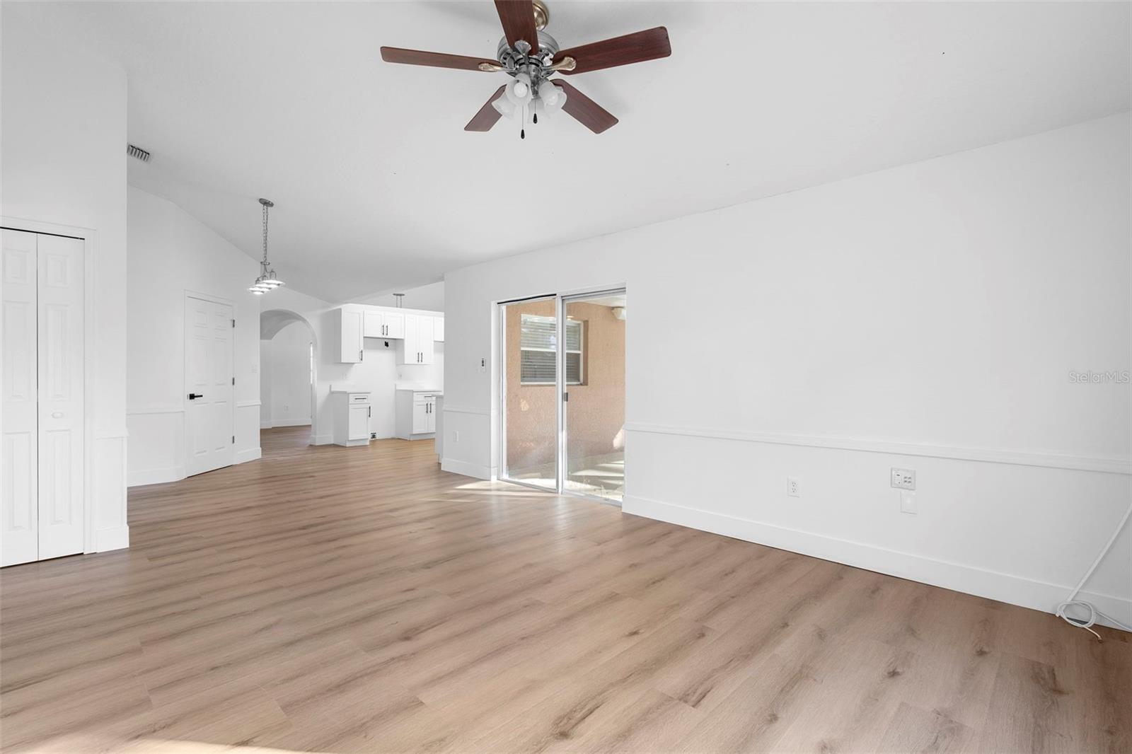 Image 23 of 44 For 4395 Comfort Street