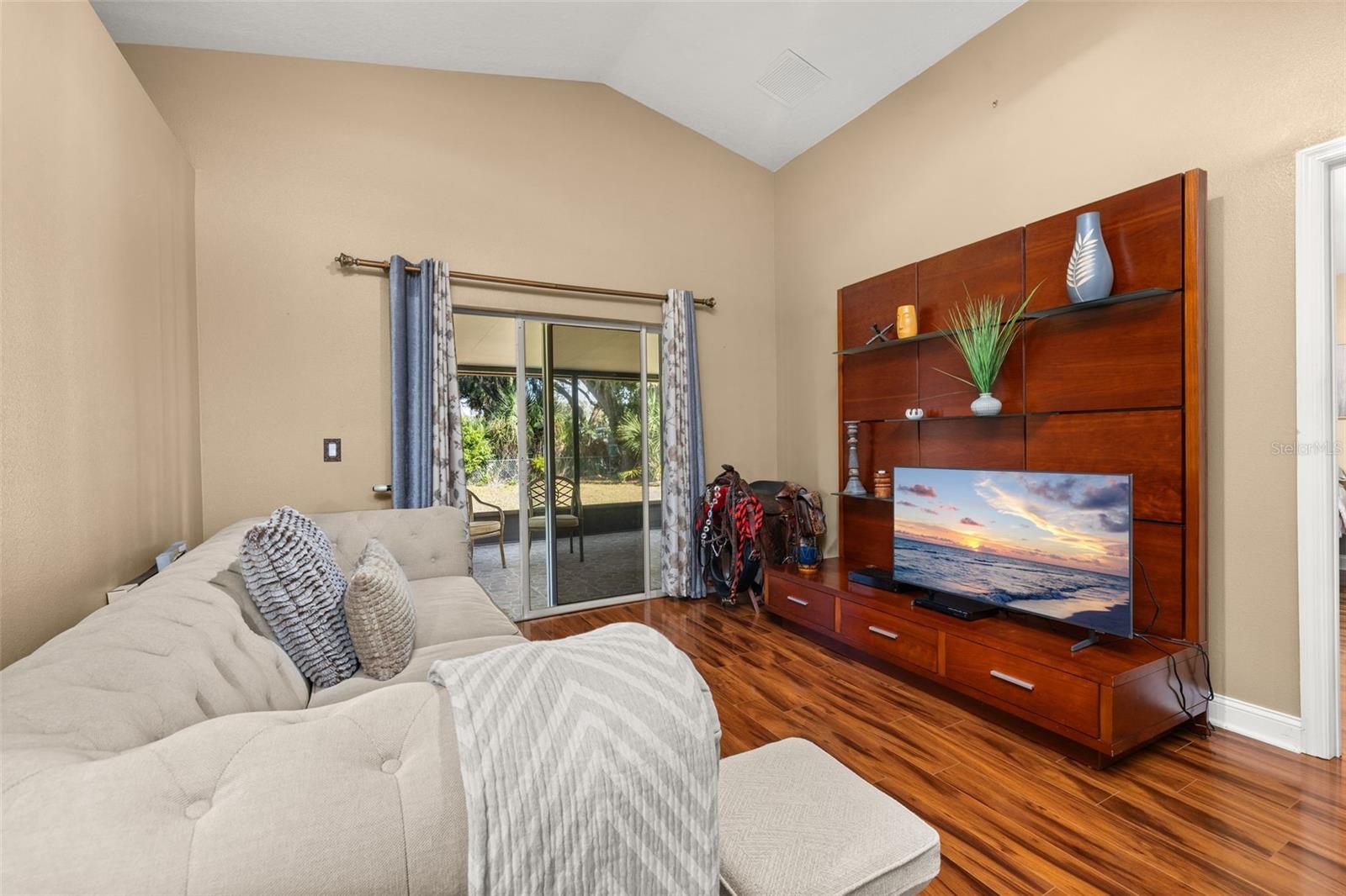 Image 20 of 42 For 4515 Cypress Street