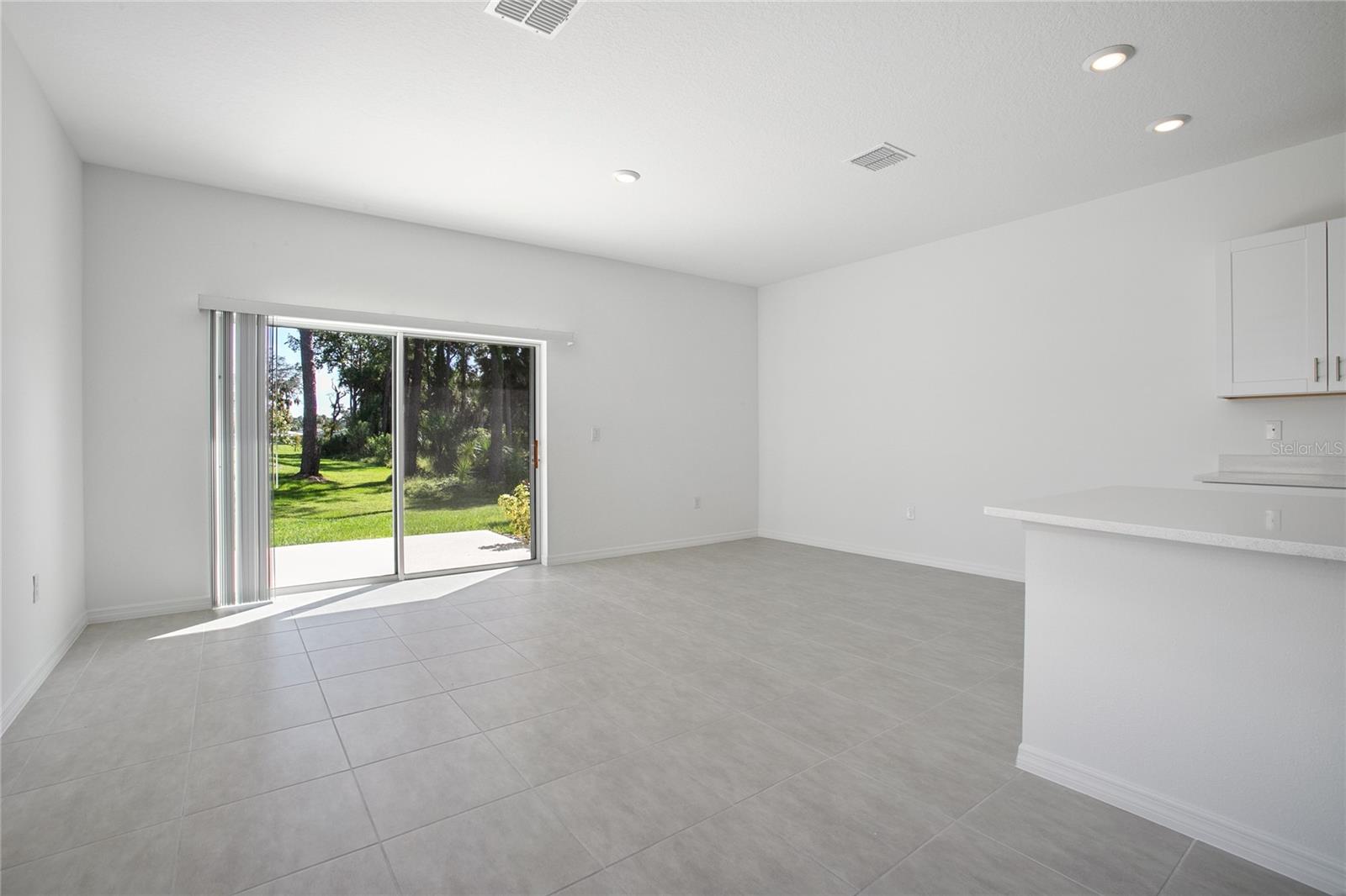 Image 13 of 36 For 184 River Front Way