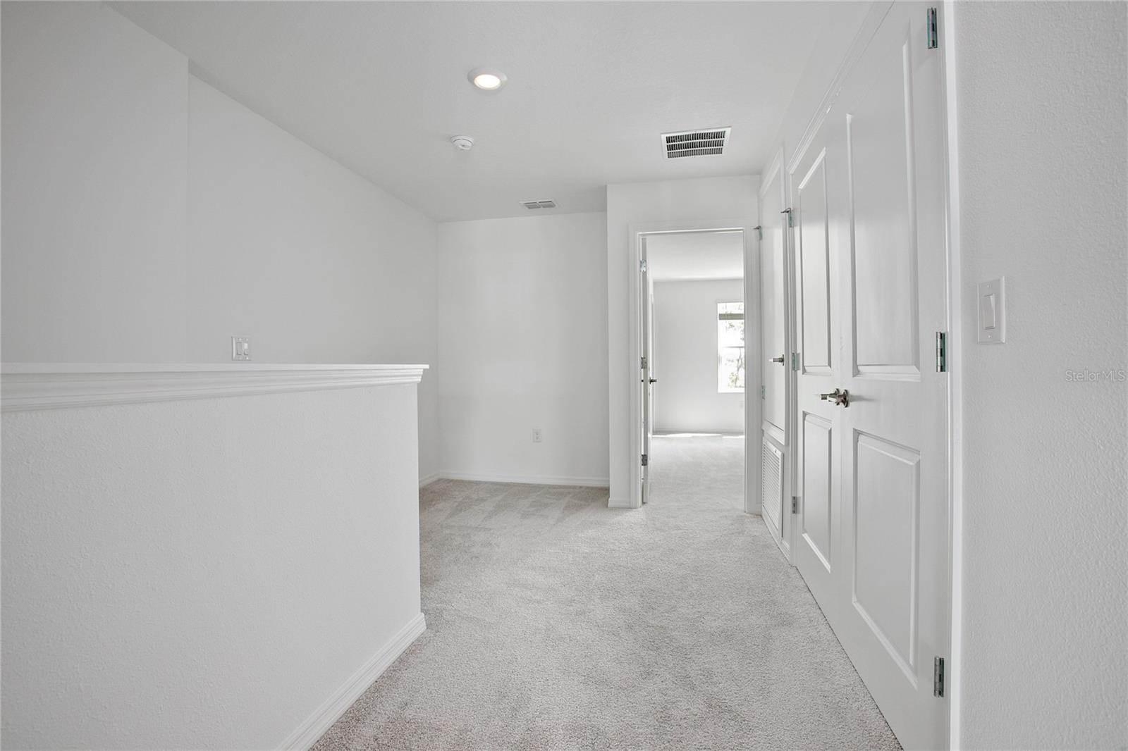 Image 18 of 36 For 184 River Front Way