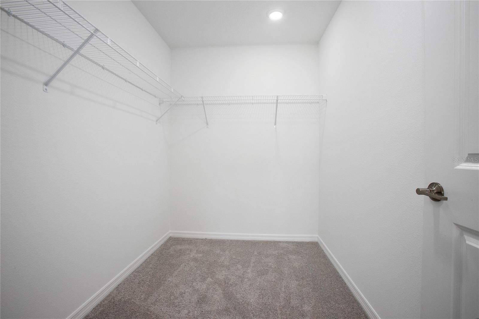 Image 23 of 36 For 184 River Front Way