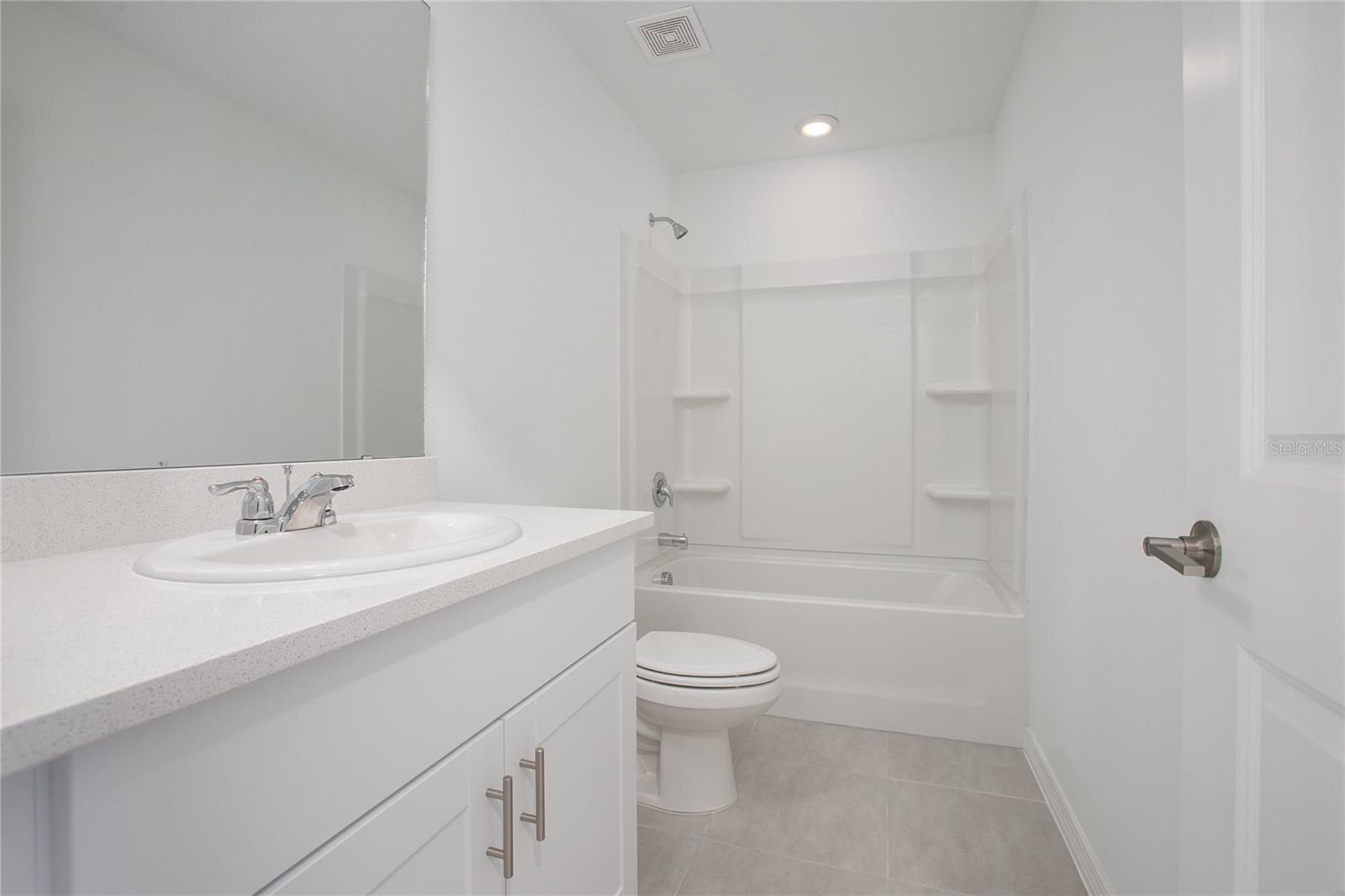 Image 24 of 36 For 184 River Front Way