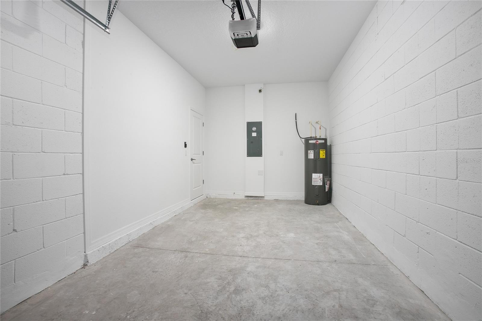 Image 28 of 36 For 184 River Front Way