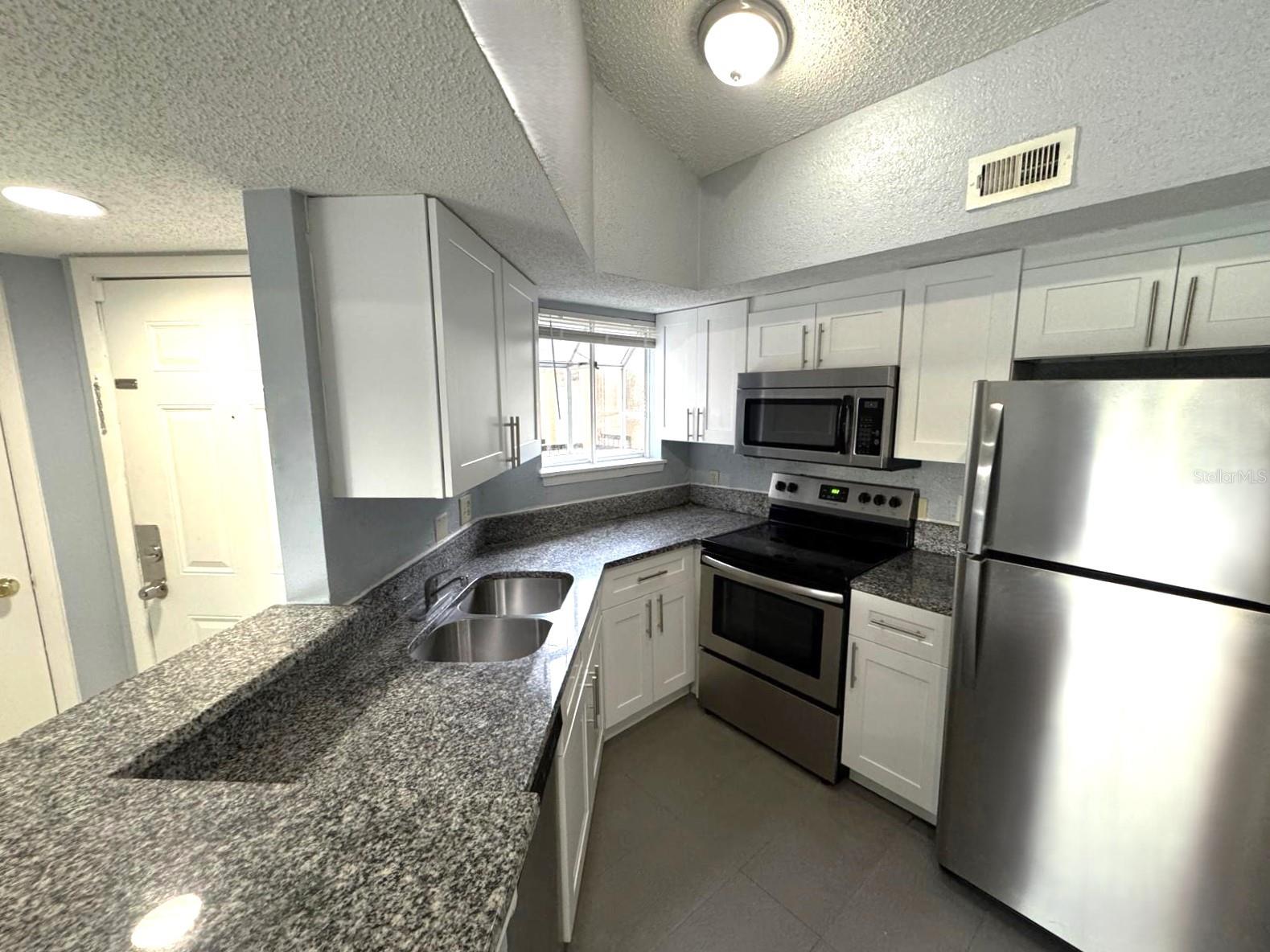 Image 2 of 21 For 1924 Lake Atriums Circle 56